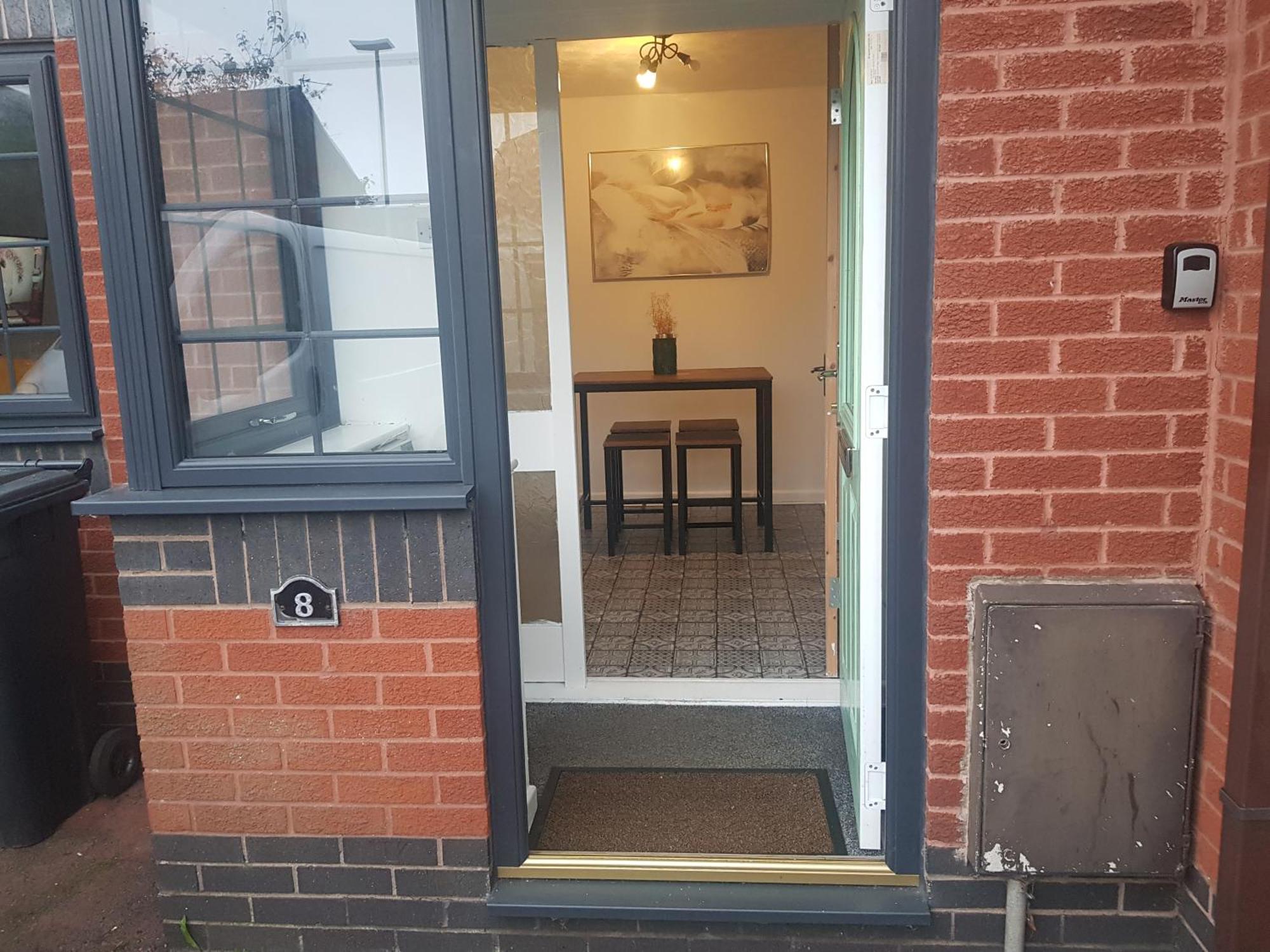 Villa Beautiful 2-Bed House In Bolton With Free Parking Exterior foto